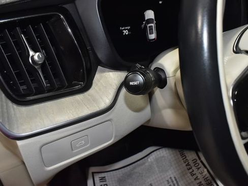 Used 2023 Volvo XC60 B6 Ultimate AWD/4WD image 17