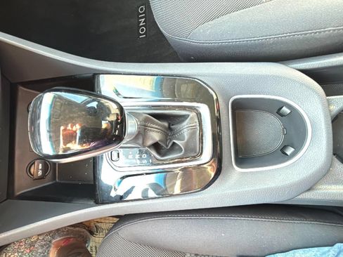 Used 2018 Hyundai Ioniq Blue FWD image 13