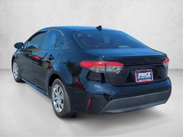 Certified 2025 Toyota Corolla LE FWD image 7