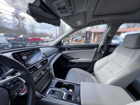 Used 2019 Honda Accord Touring image 23