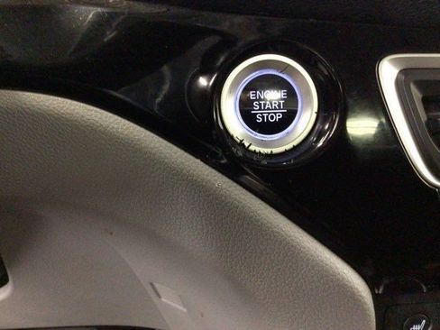 Used 2017 Honda Pilot Elite image 17