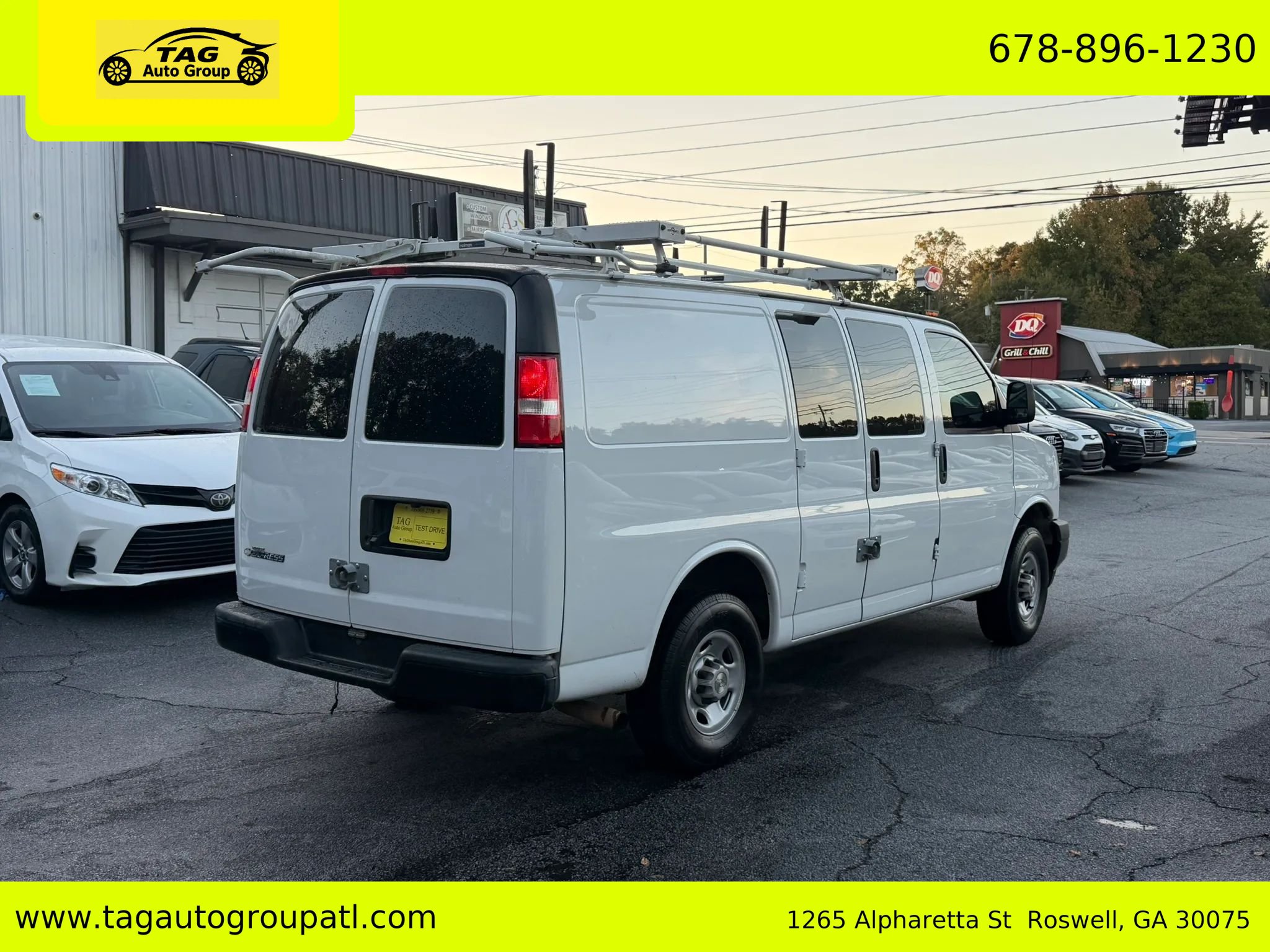 Used 2023 Chevrolet Express 2500 w/ Driver Convenience Package RWD image 4