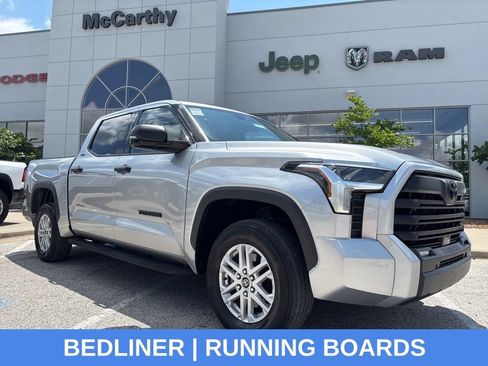 Used 2022 Toyota Tundra SR5 w/ SR5 Convenience Package AWD/4WD image 1