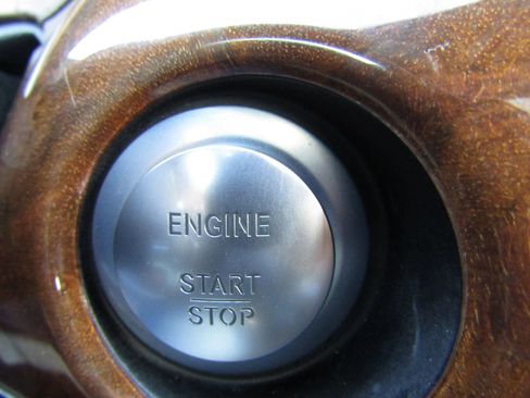 Used 2014 Mercedes-Benz S 550 Sedan w/ Sport Package w/ Sport Package image 29