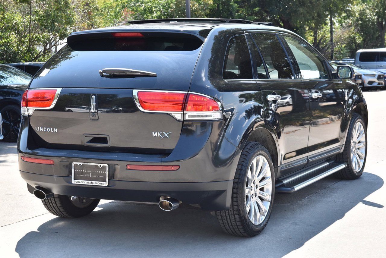 Used 2013 Lincoln MKX FWD image 8