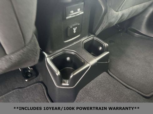 Used 2020 Jeep Wrangler Unlimited Sahara image 10