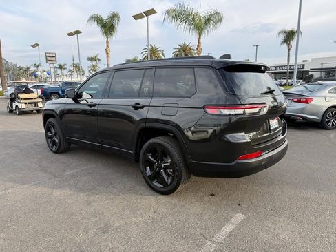 Used 2022 Jeep Grand Cherokee L Limited w/ Black Appearance Package image 4