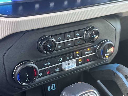 Used 2022 Ford Bronco Wildtrak AWD/4WD image 19