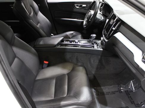 Used 2018 Volvo XC60 T6 Momentum w/ Convenience Package AWD/4WD image 35