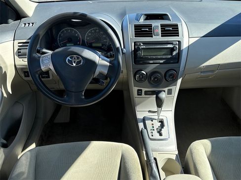 Used 2012 Toyota Corolla LE image 17