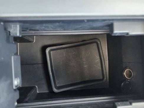 Used 2020 Toyota Highlander XLE image 49