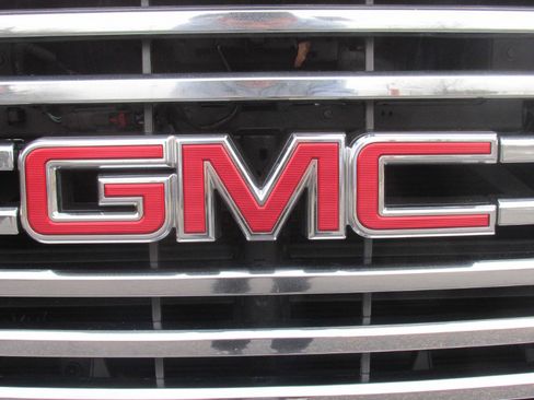 Used 2019 GMC Yukon XL SLT w/ Premium Edition image 96