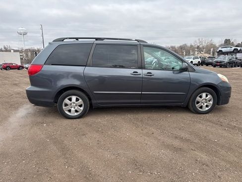 Used 2008 Toyota Sienna XLE image 6