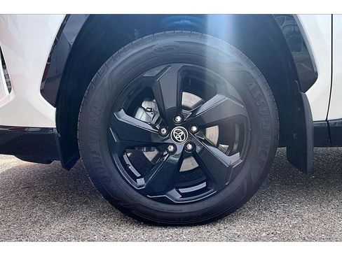 Used 2020 Toyota RAV4 XSE image 9