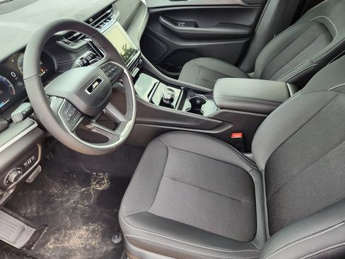 New 2026 Jeep Grand Cherokee Laredo X RWD image 9