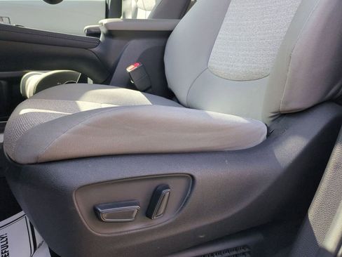 Used 2025 Toyota Sienna LE image 14