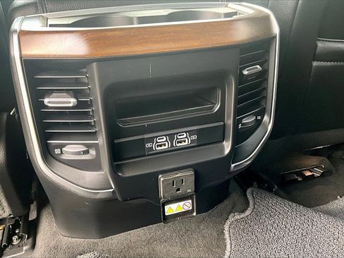 Used 2022 RAM 1500 Laramie image 33