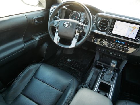 Used 2021 Toyota Tacoma Limited image 9