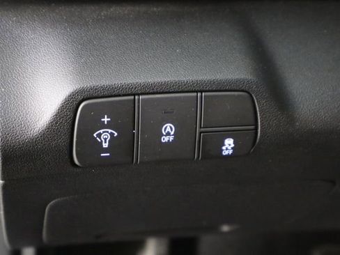 Used 2025 Hyundai Elantra SE FWD image 20