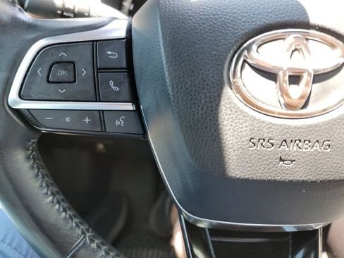 Used 2021 Toyota Highlander XSE AWD/4WD image 17