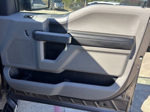 Used 2018 Ford F150 XLT w/ Equipment Group 302A Luxury AWD/4WD image 25