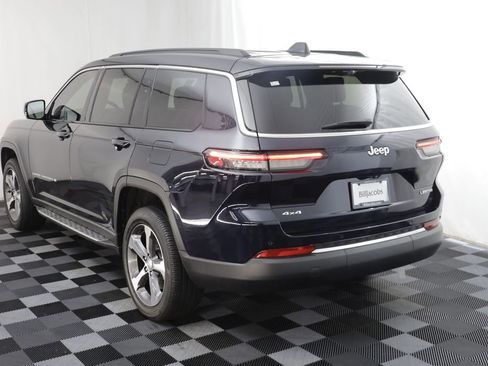 Used 2024 Jeep Grand Cherokee L Limited w/ Luxury Tech Group II AWD/4WD image 17