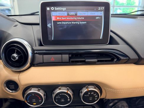 Used 2017 MAZDA MX-5 Miata Grand Touring RWD image 37