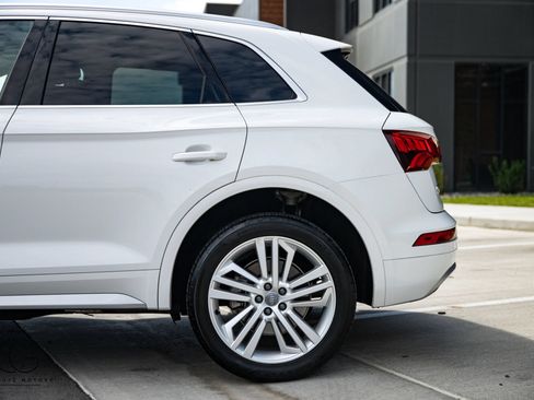 Used 2018 Audi Q5 2.0T Premium Plus w/ Premium Plus Package AWD/4WD image 10