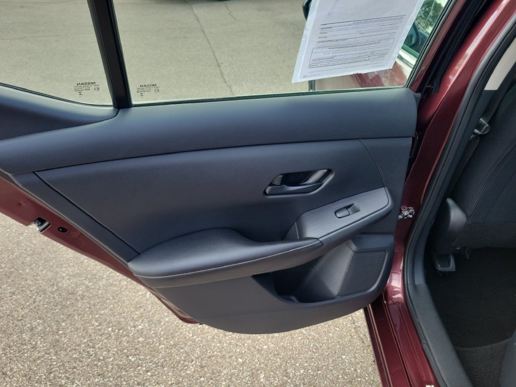 Used 2024 Nissan Sentra SV FWD image 14