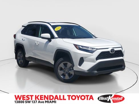 Used 2025 Toyota RAV4 XLE w/ Convenience Package FWD image 1