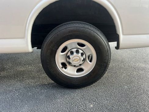 Used 2022 Chevrolet Express 2500 w/ Driver Convenience Package image 8