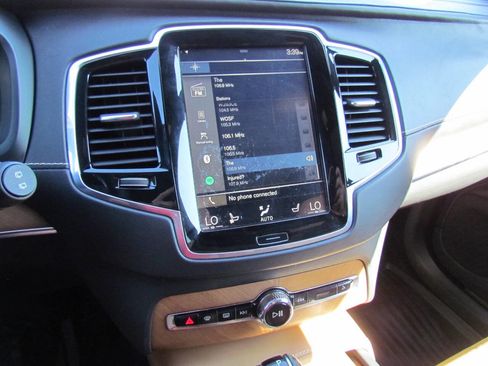 Used 2017 Volvo XC90 T6 Inscription w/ Vision Package image 24