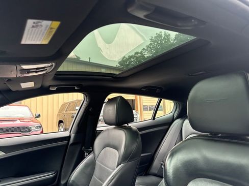 Used 2018 Kia Stinger GT2 RWD image 9