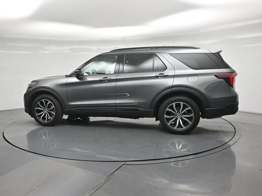 Certified 2026 Ford Explorer ST-Line AWD/4WD image 6