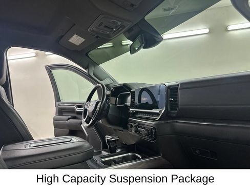 Used 2022 Chevrolet Silverado 1500 LTZ AWD/4WD image 23