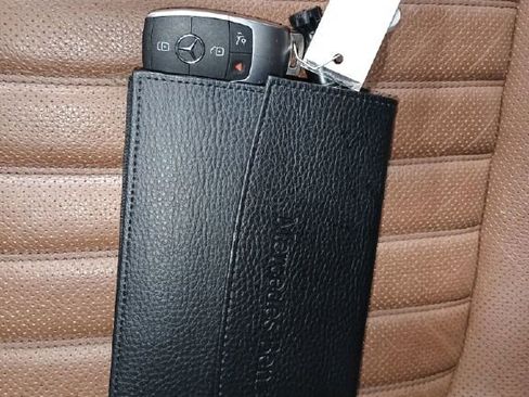 Used 2023 Mercedes-Benz C 300 C 300 image 4