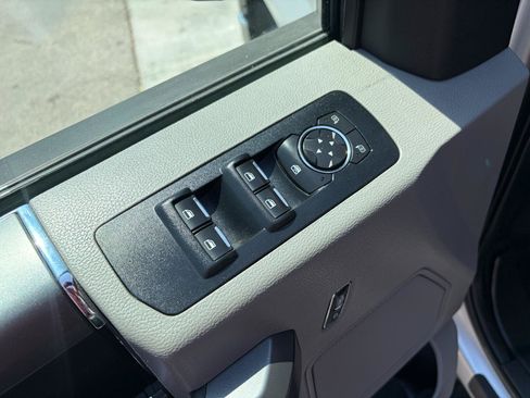Used 2017 Ford F150 XLT w/ Equipment Group 302A Luxury AWD/4WD image 10