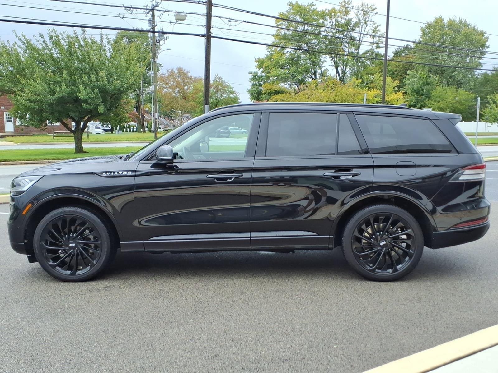 Certified 2023 Lincoln Aviator Reserve w/ Equipment Group 201A AWD/4WD image 7