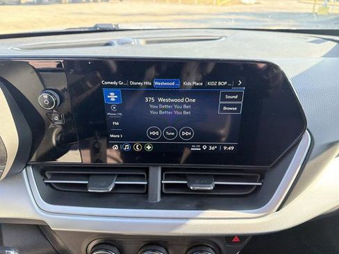 Used 2024 Chevrolet Trax RS w/ Driver Confidence Package image 35