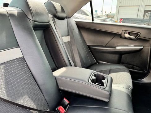 Used 2012 Toyota Camry SE FWD image 16
