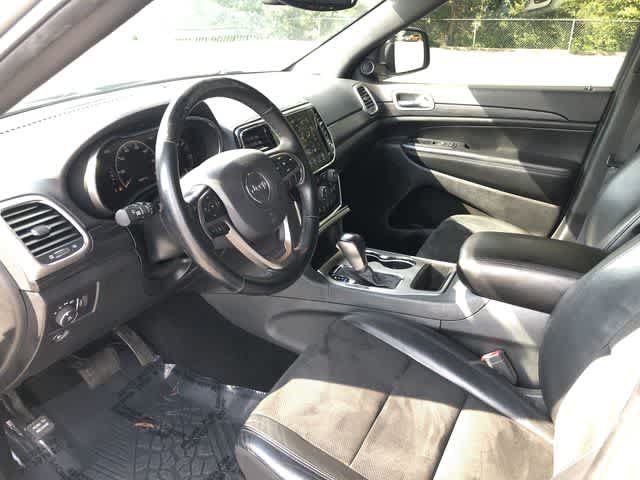 Certified 2020 Jeep Grand Cherokee Altitude AWD/4WD image 11