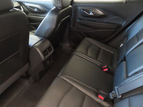 Used 2024 GMC Terrain SLT image 22