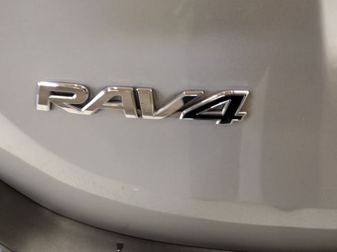 Used 2013 Toyota RAV4 Limited AWD/4WD image 17