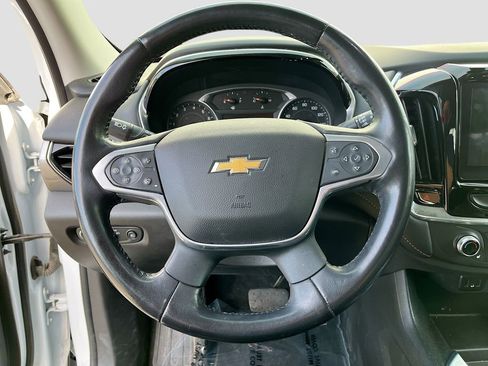 Used 2021 Chevrolet Traverse LT image 11