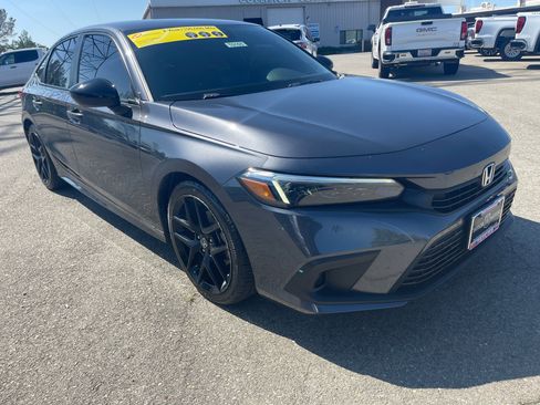Used 2022 Honda Civic Sport image 3