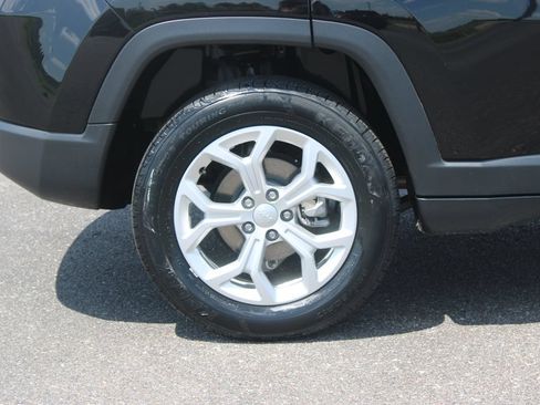 Used 2024 Jeep Compass Sport AWD/4WD image 14