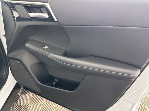 Used 2025 Mitsubishi Outlander SE image 26