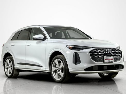 New 2025 Audi Q5 Premium Plus image 2