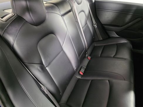 Used 2018 Tesla Model 3 Long Range image 29