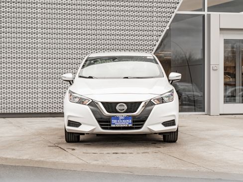 Used 2021 Nissan Versa SV image 29